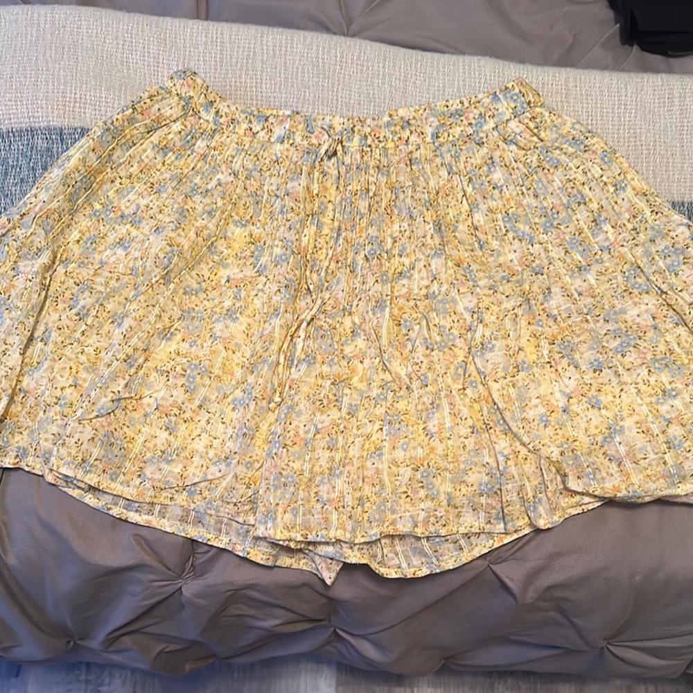 American Eagle Outfitters Cream Gold Skater Mini Skirt